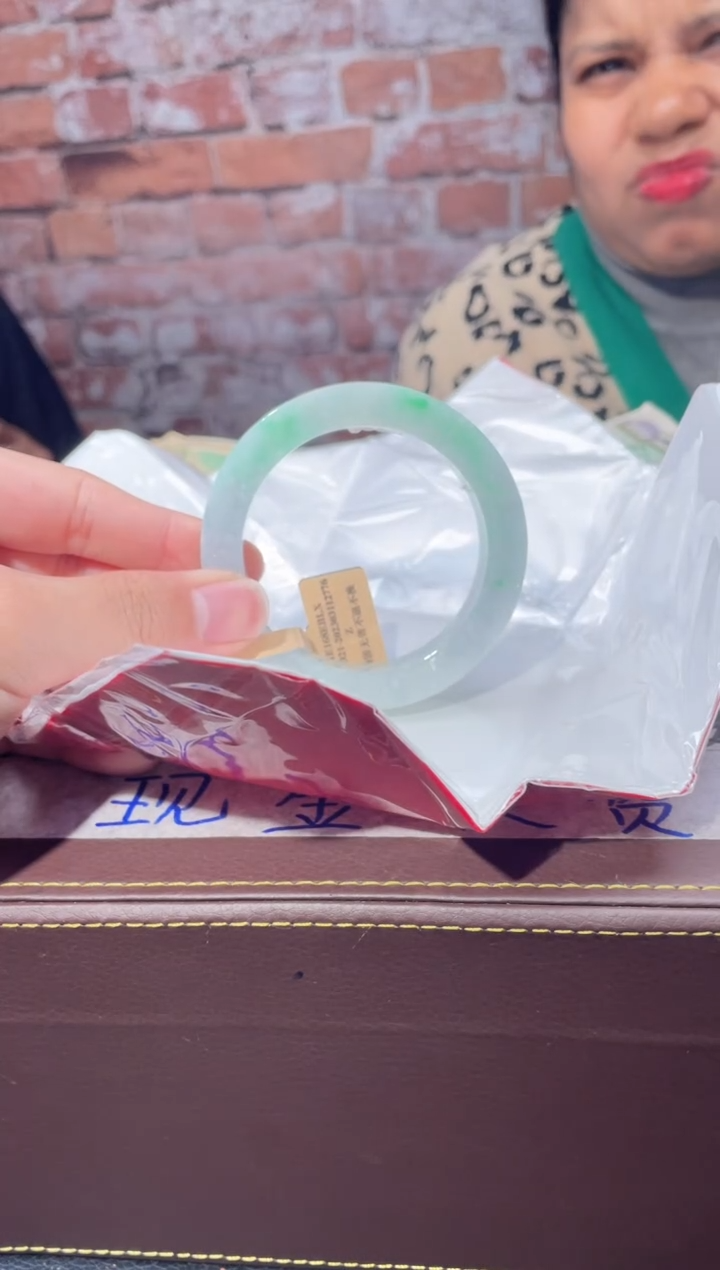 【闪购商品】定制翡翠手镯未镶嵌发一件/DDI00980