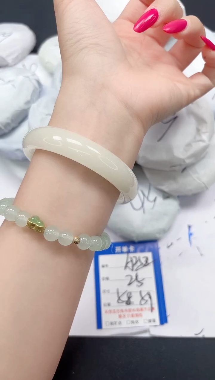 未镶嵌手镯石英质玉A252/5859