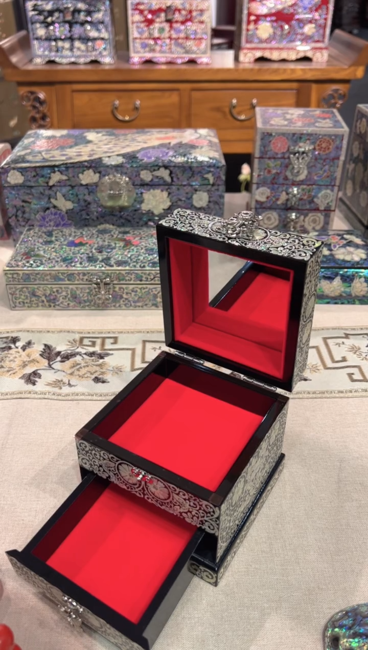 【闪购商品】黑底龙凤·弘贝雅螺钿漆器文化馆