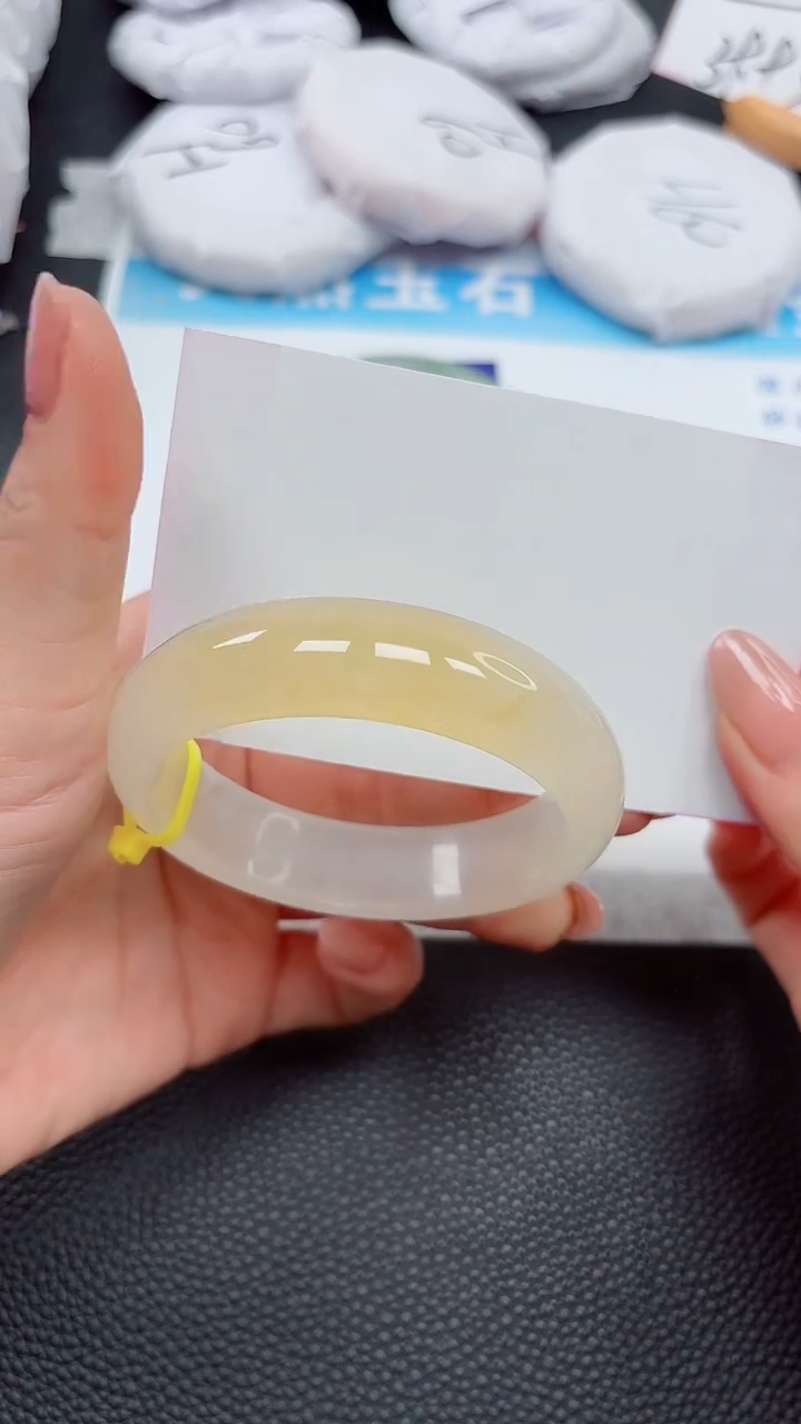 【闪购商品】石英质玉手镯未镶嵌670