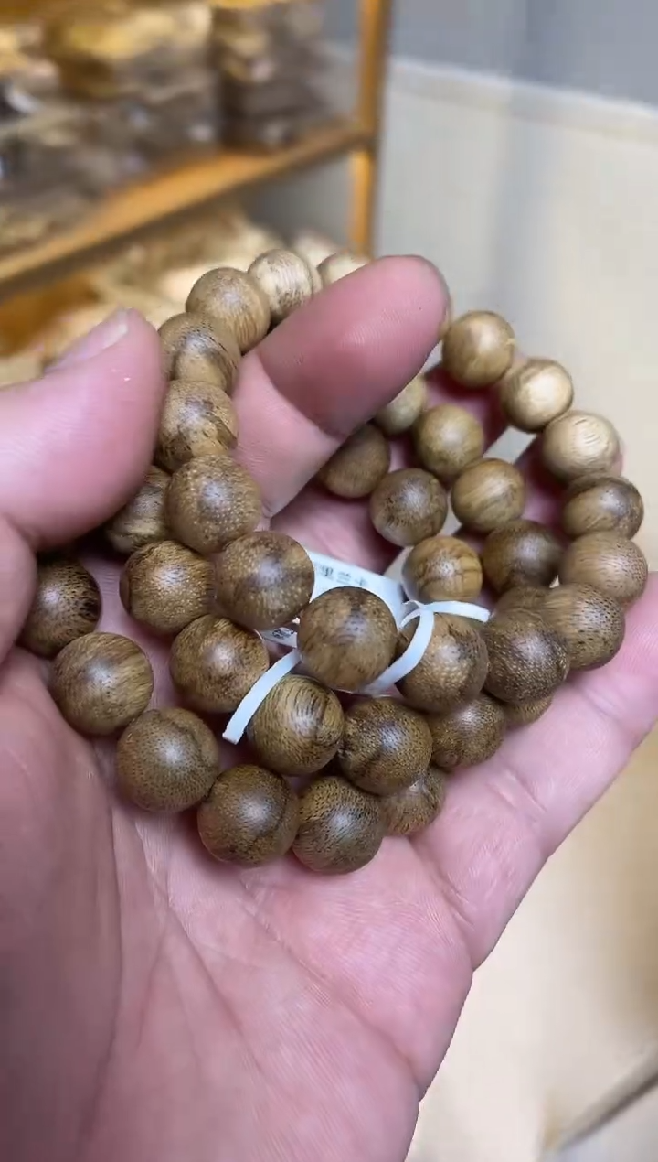 【闪购商品】沉香手串斯里兰卡圆珠单圈1.3多样性发其一