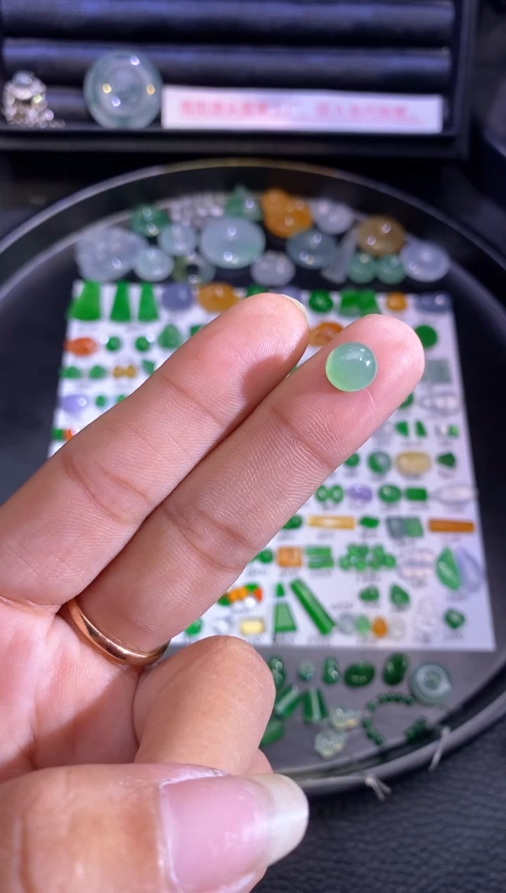 未镶嵌挂件翡翠蛋