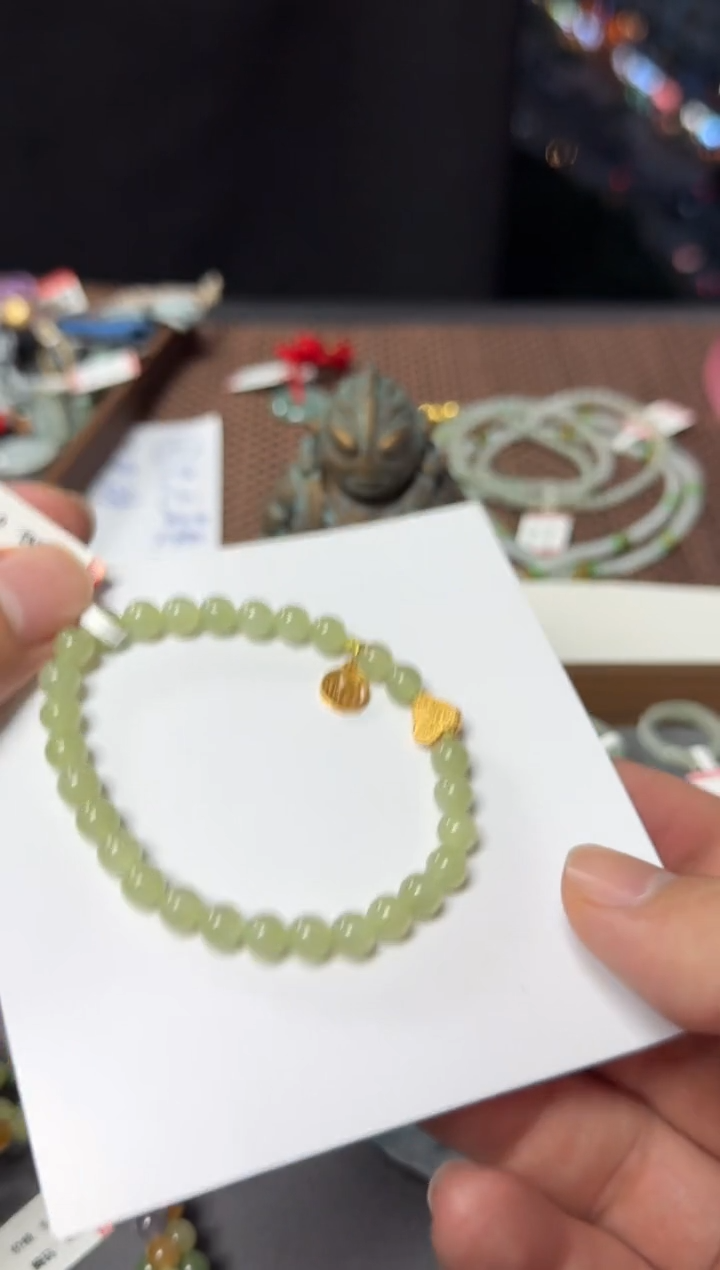 颈饰未镶嵌和田玉6600买断