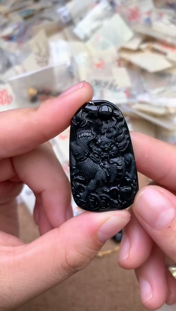 未镶嵌挂件翡翠 —