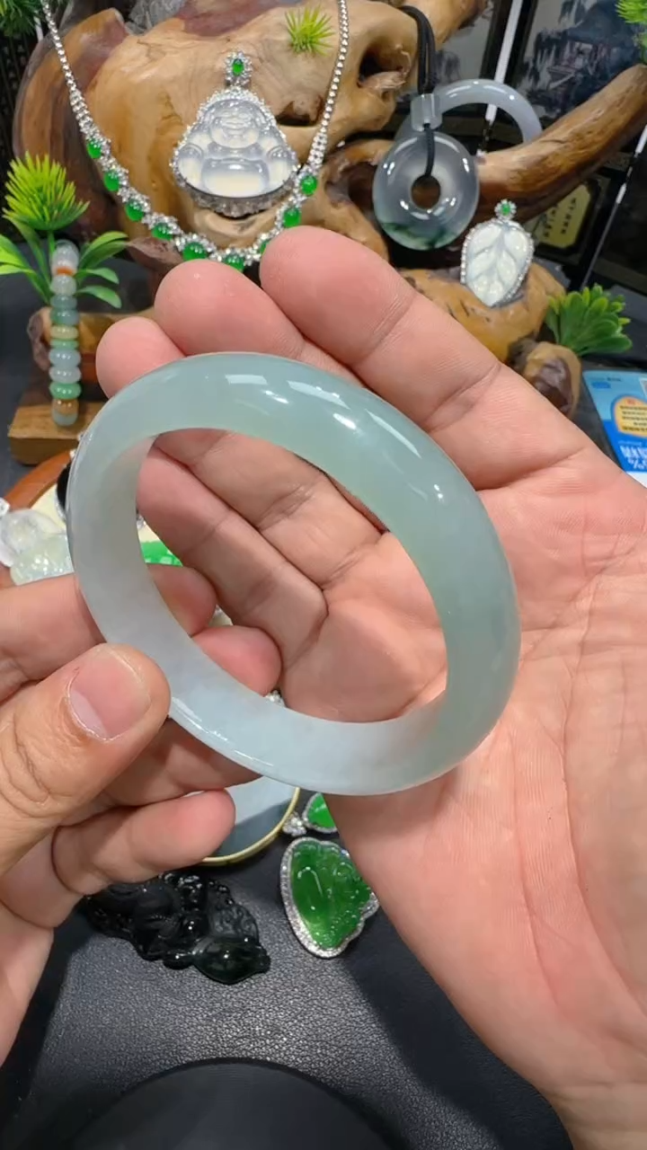 【闪购商品】翡翠手镯未镶嵌手镯