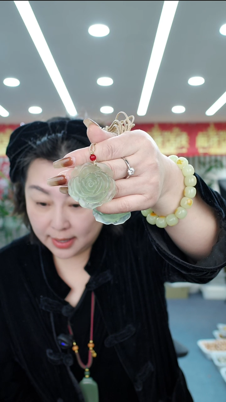 未镶嵌蛇纹石玉吊坠多样式发货随机发一