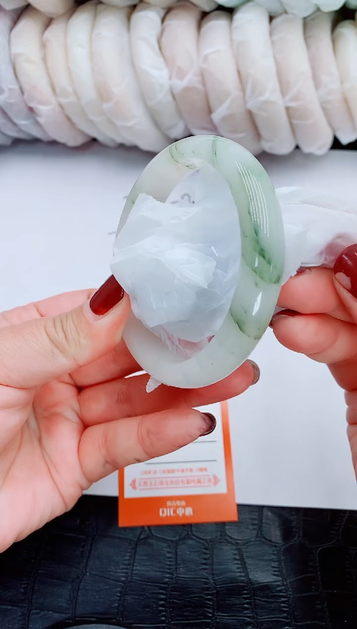 【闪购商品】石英质玉手镯未镶嵌T3-59-60