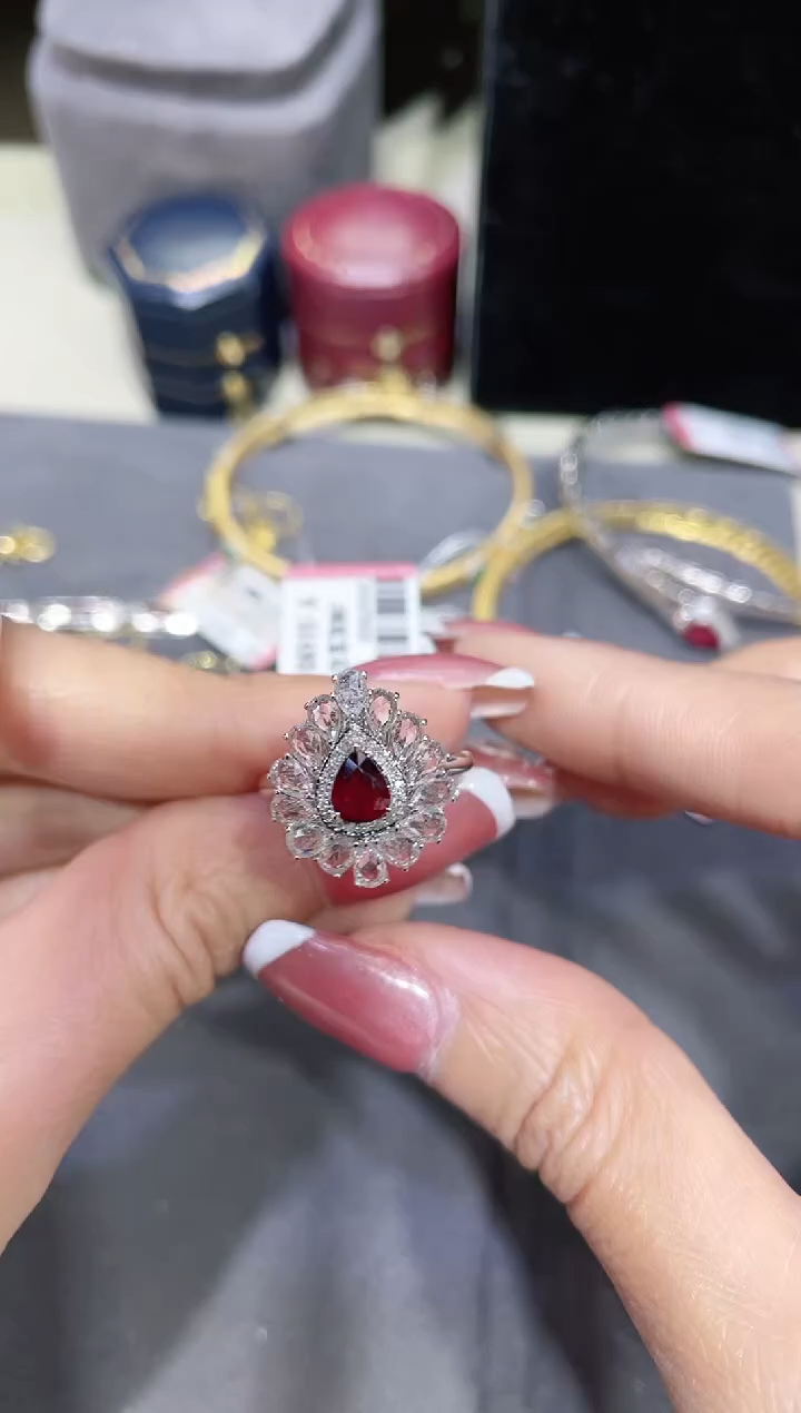 【闪购商品】红宝石戒指18K金镶嵌·