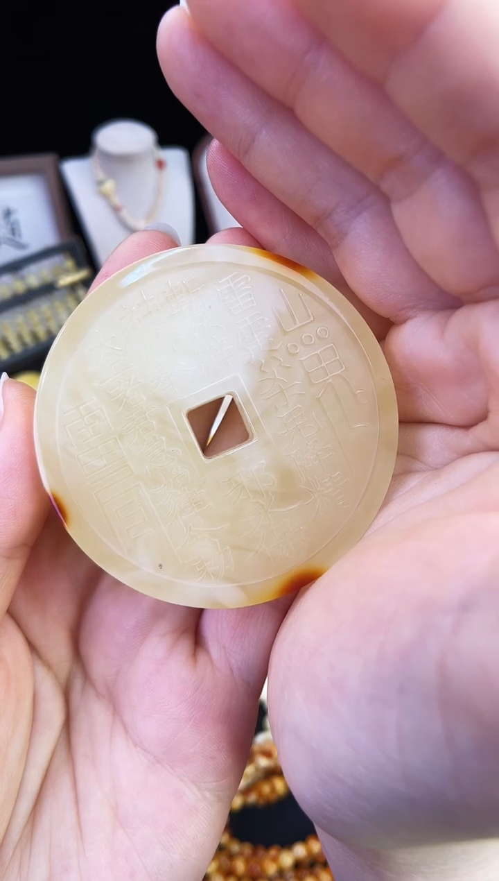 琥珀未镶嵌珠宝奇石小****3柒月