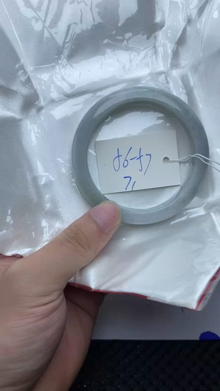 未镶嵌手镯翡翠71