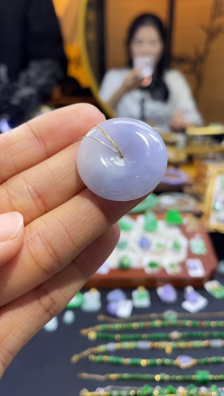 颈饰未镶嵌翡翠平安扣