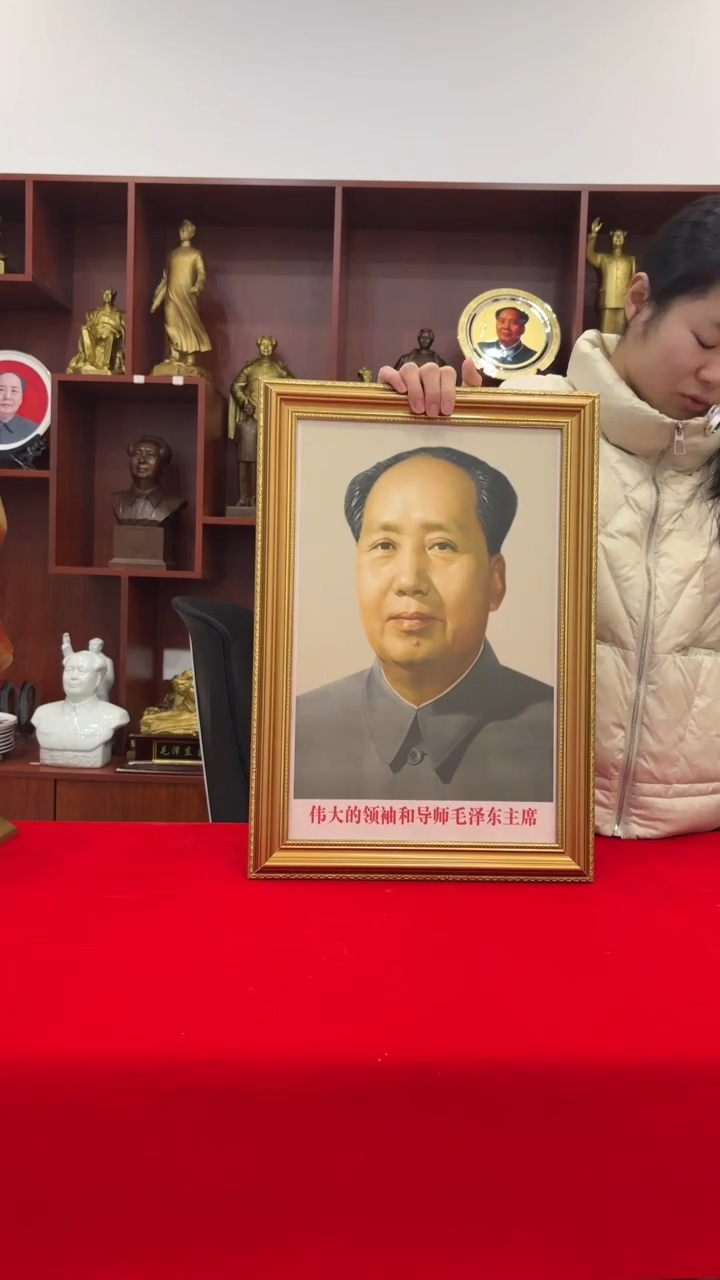 竖款705款挂画  35*50  金边