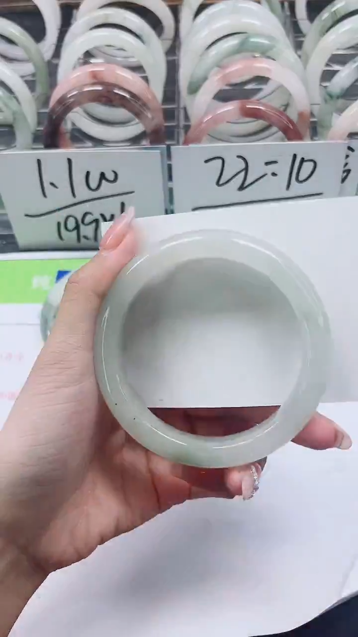 【闪购商品】石英质玉手镯未镶嵌A273-60/61