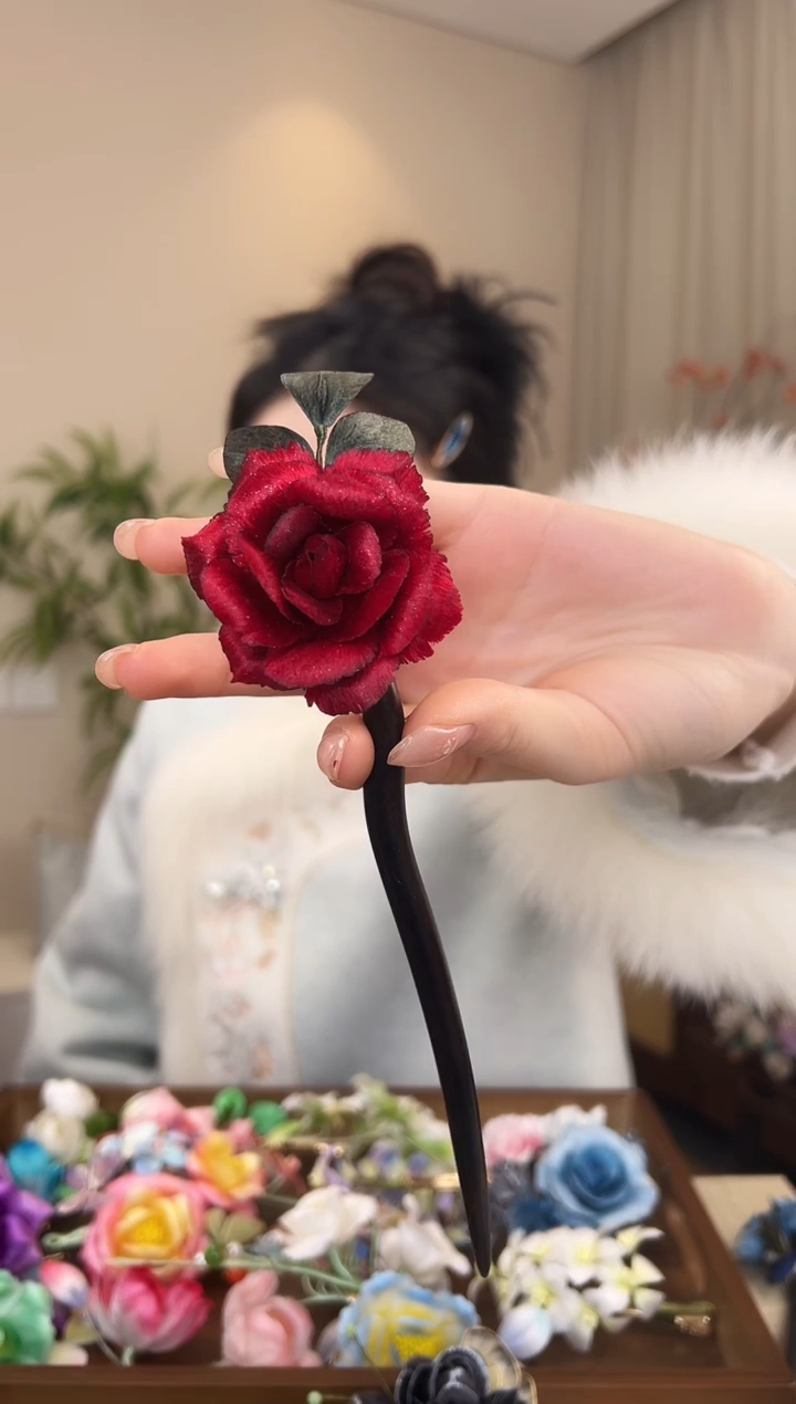 刺绣红色烧边玫瑰发簪