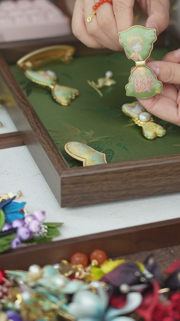 刺绣闪购纯手工非遗国风饰品