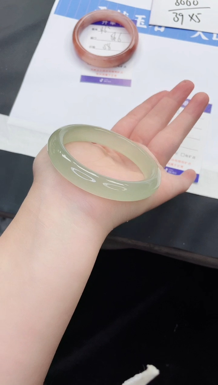 【闪购商品】石英质玉手镯未镶嵌D48-58+