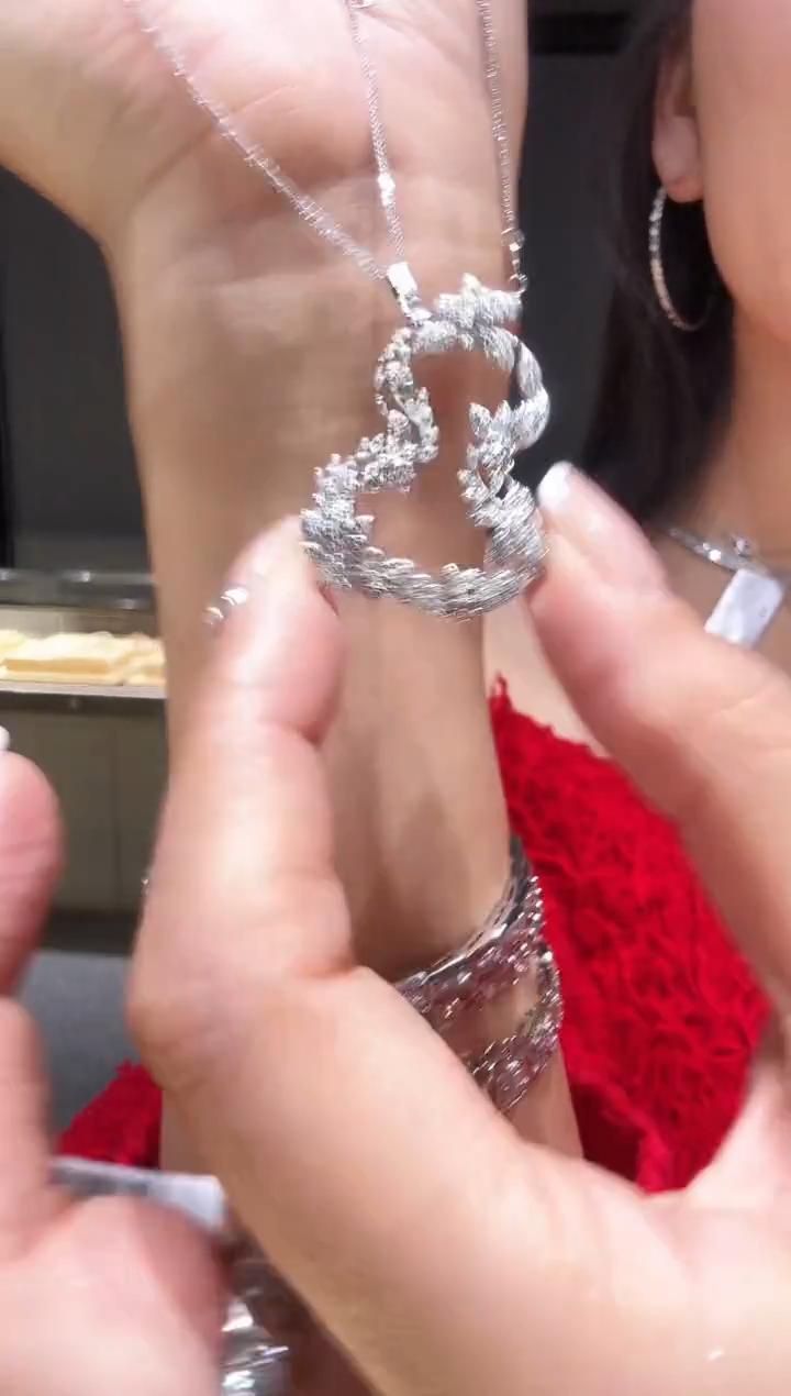 【闪购商品】钻石吊坠（不含链）18K金镶嵌AF0282-W