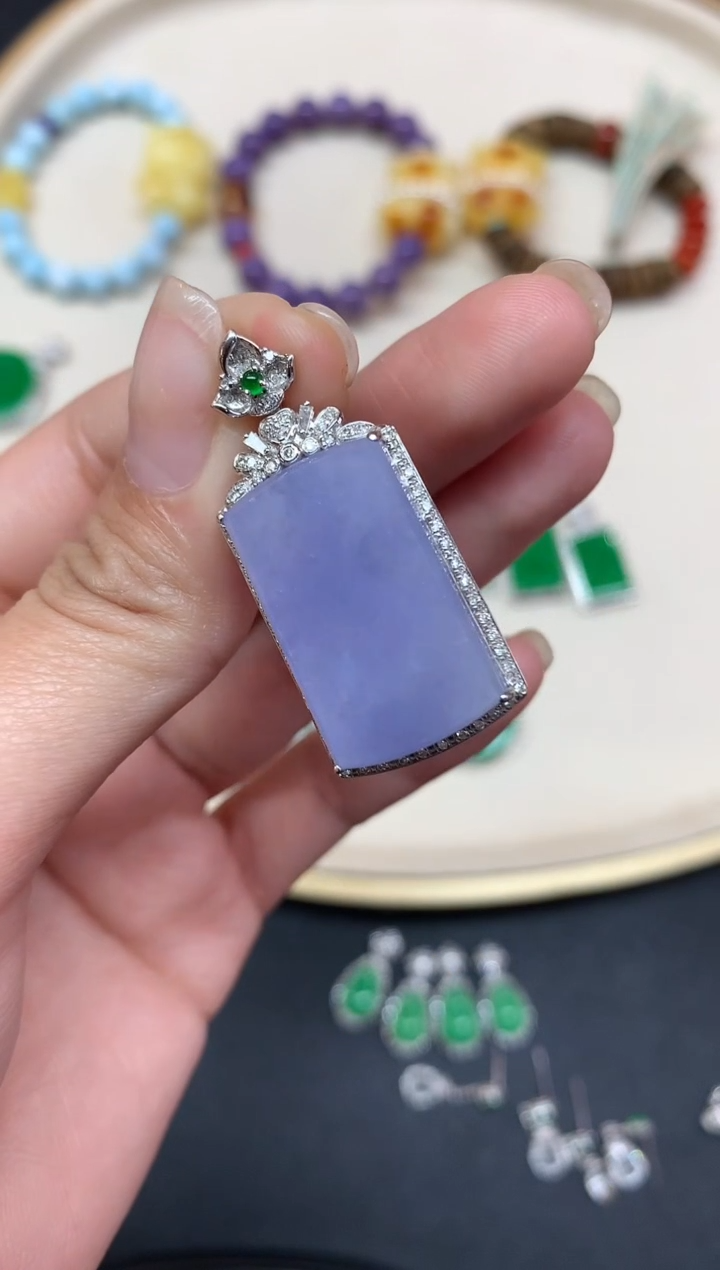 【闪购商品】翡翠吊坠(不含链)18K金镶嵌吊坠A15|12800