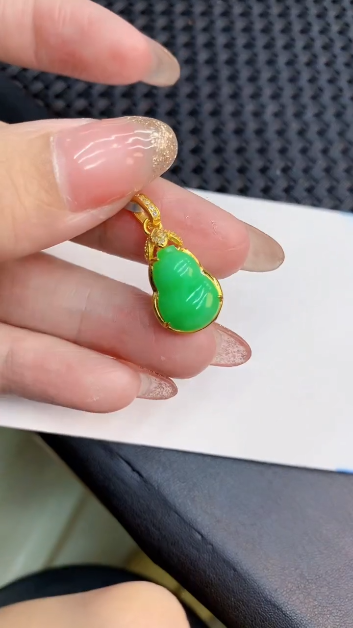 翡翠银S925镶嵌颈饰            8