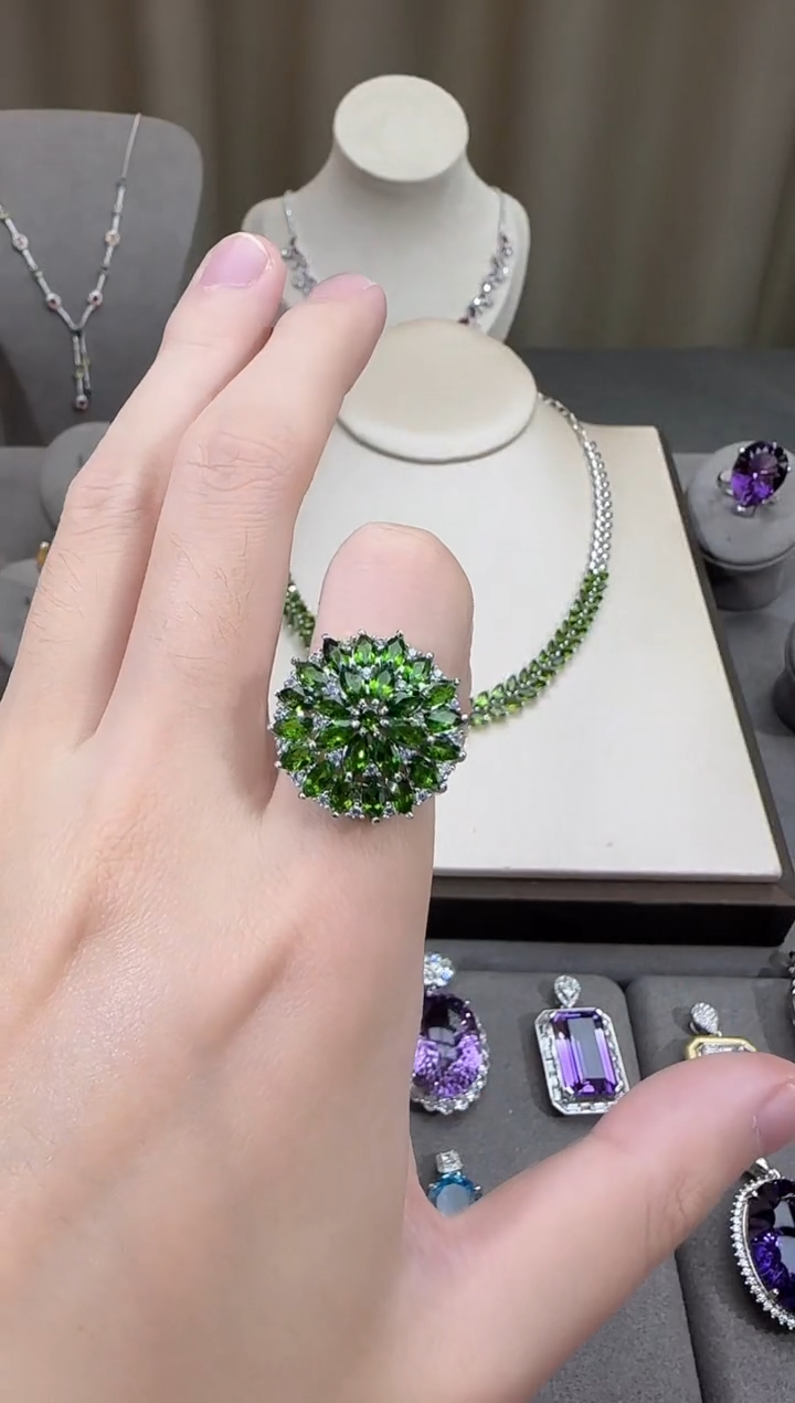 银S925镶嵌透辉石戒指23mm繁花大戒指