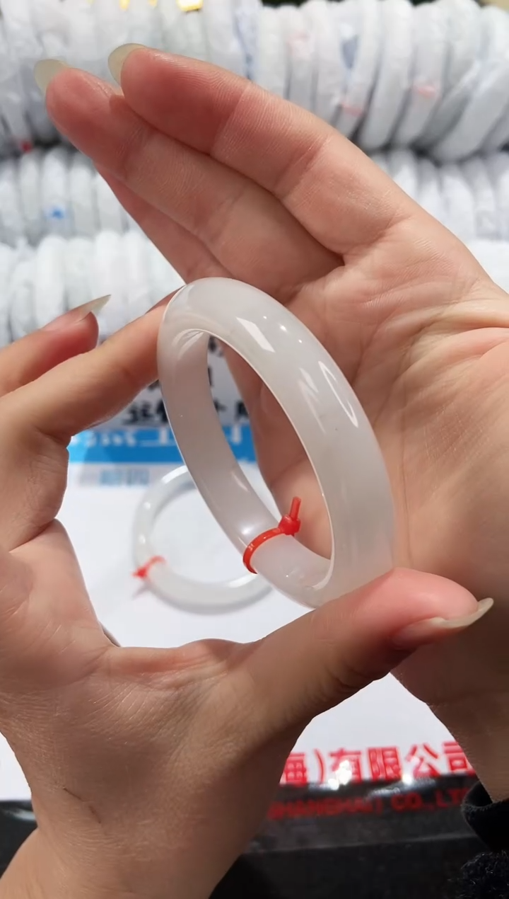 【闪购商品】石英质玉手镯未镶嵌25-53.2