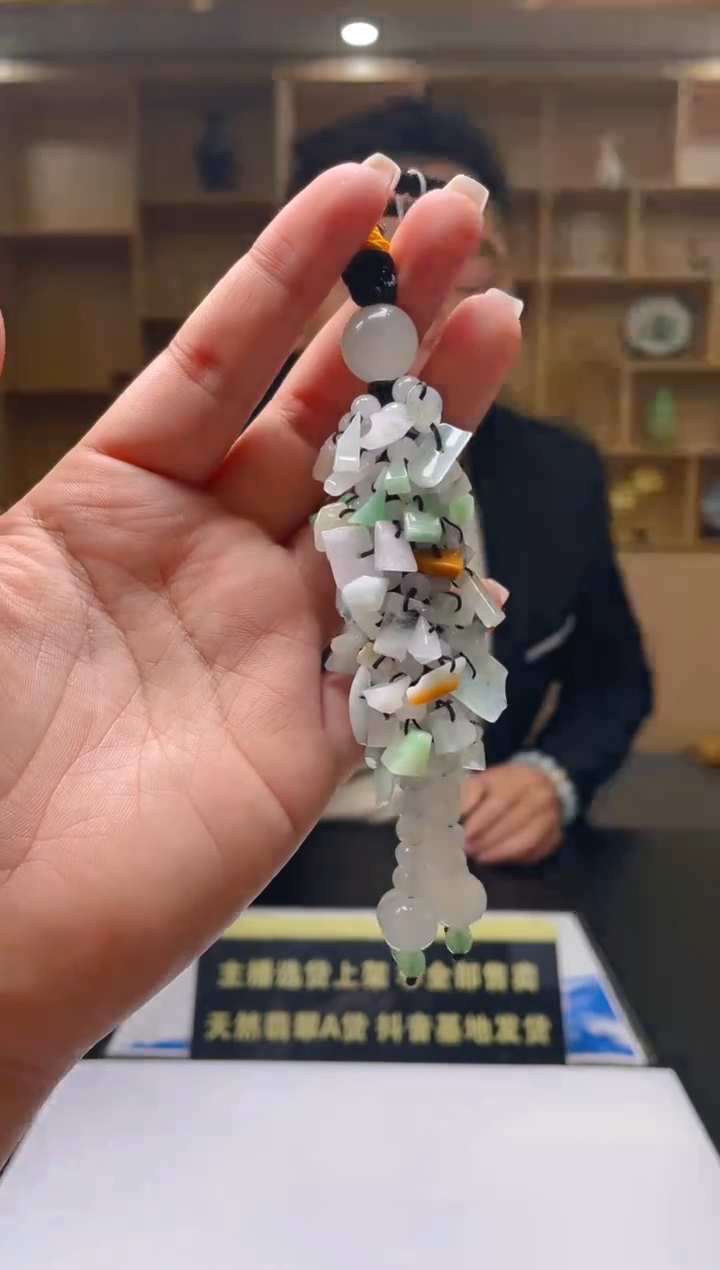 【闪购商品】翡翠吊坠(不含链)未镶嵌天然A货翡翠