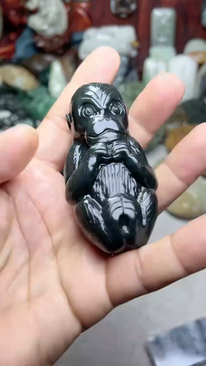 和田玉未镶嵌把件-