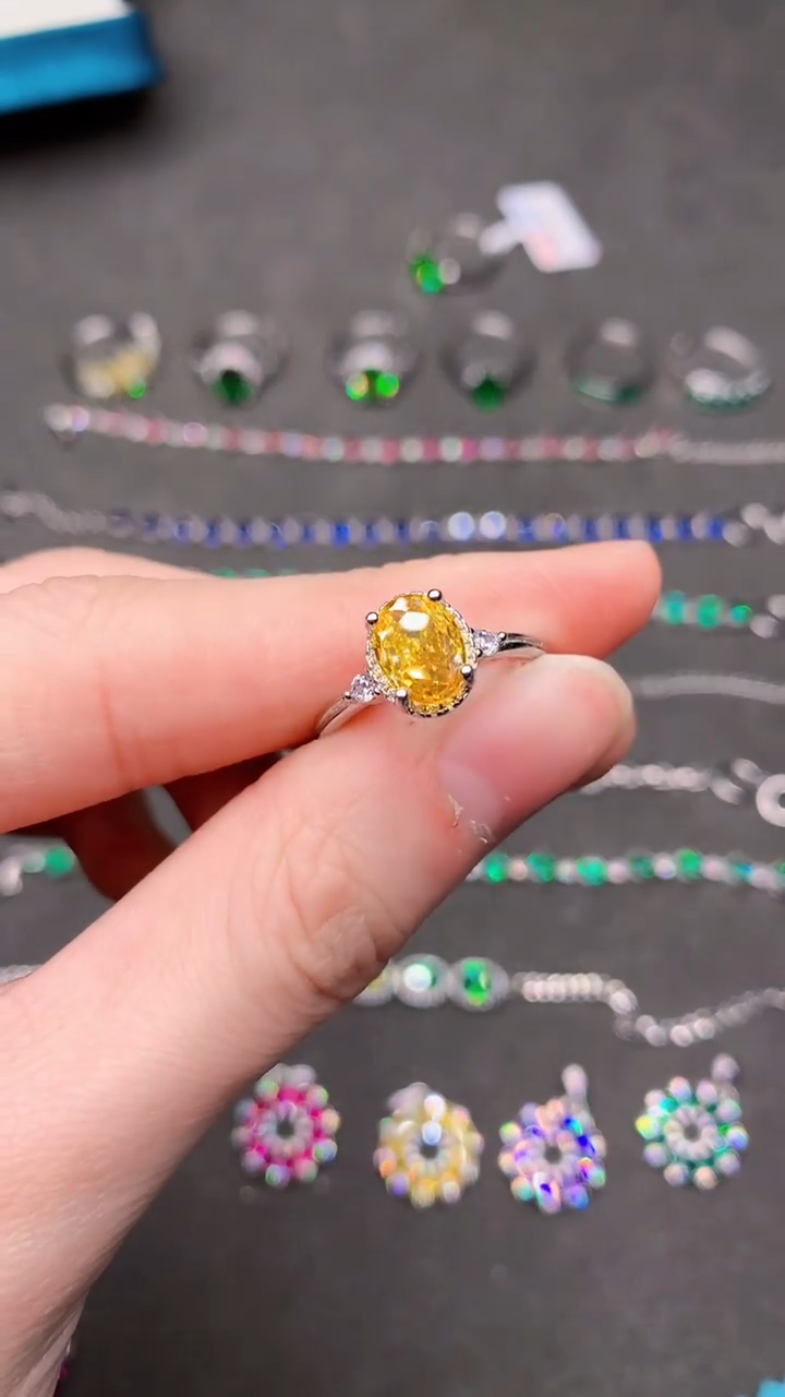 【闪购商品】彩色蓝宝石戒指银S925镶嵌........