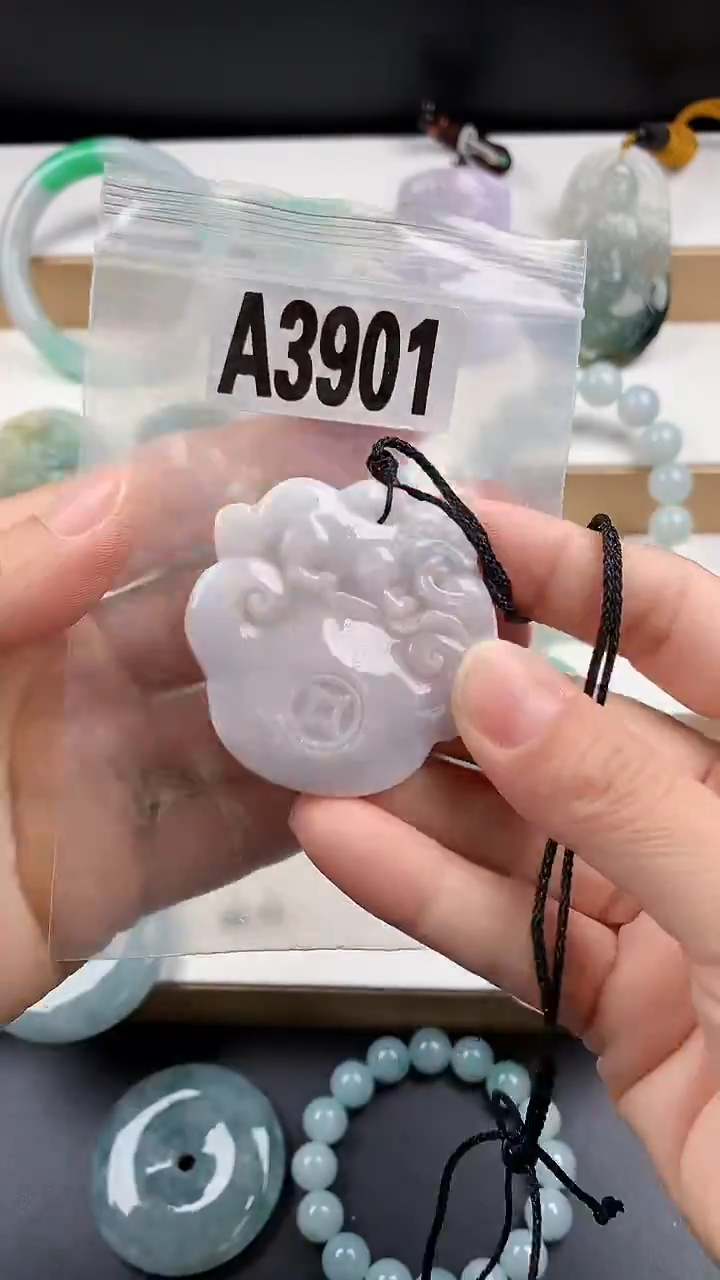 颈饰未镶嵌翡翠天然翡翠吊坠挂件