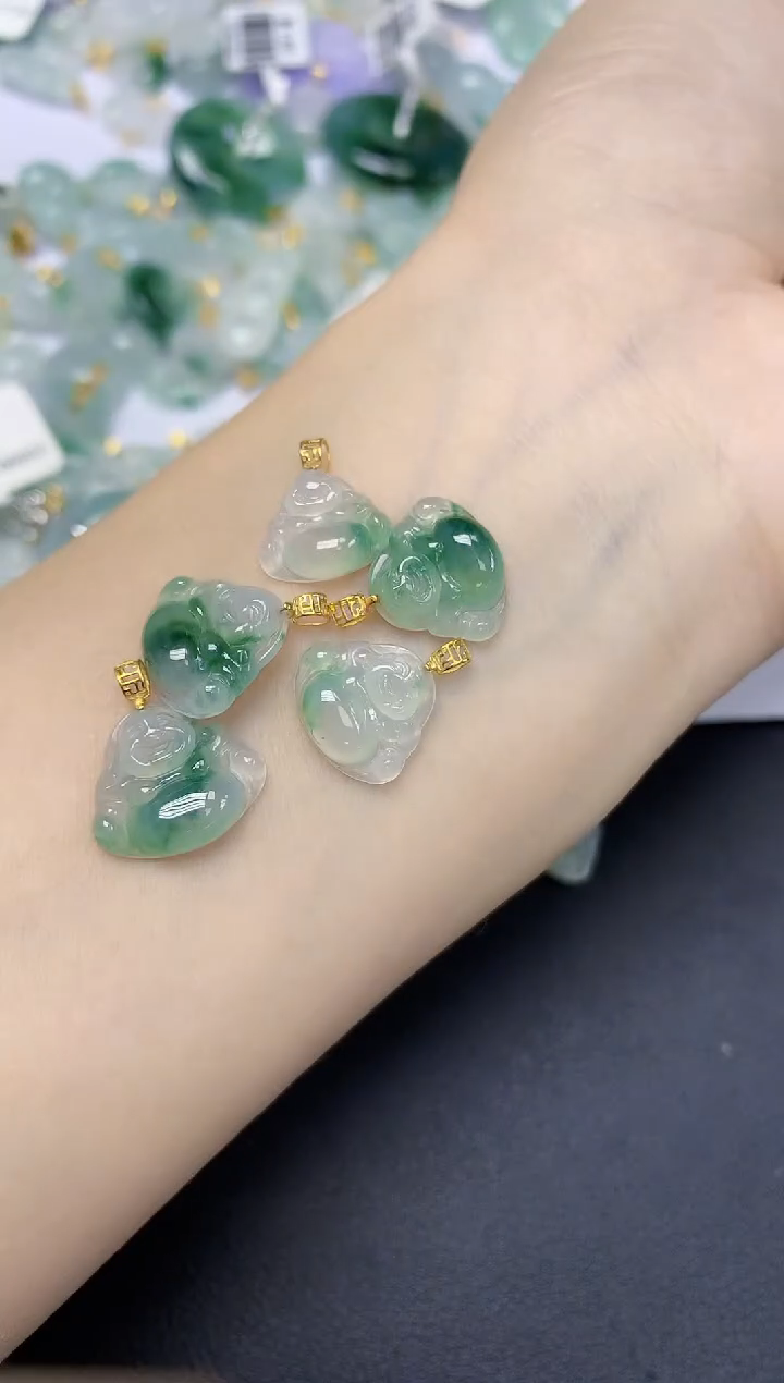 翡翠18K金镶嵌颈饰天然缅甸翡翠A货多样性发其一