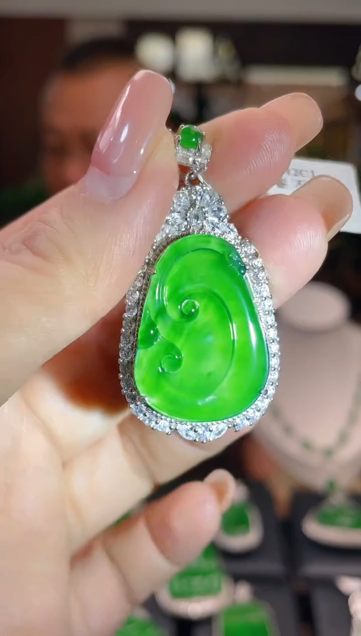 【闪购商品】翡翠颈饰未镶嵌翡翠吊坠