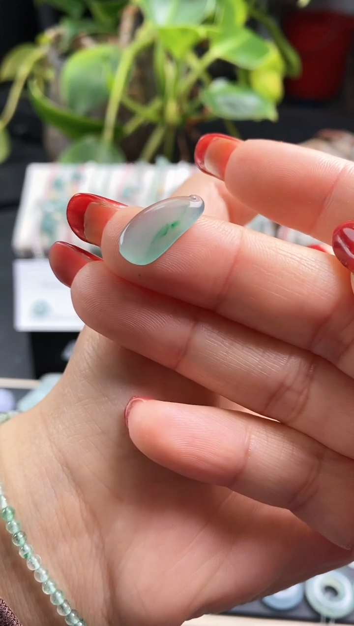 【闪购商品】翡翠散珠飘花福瓜