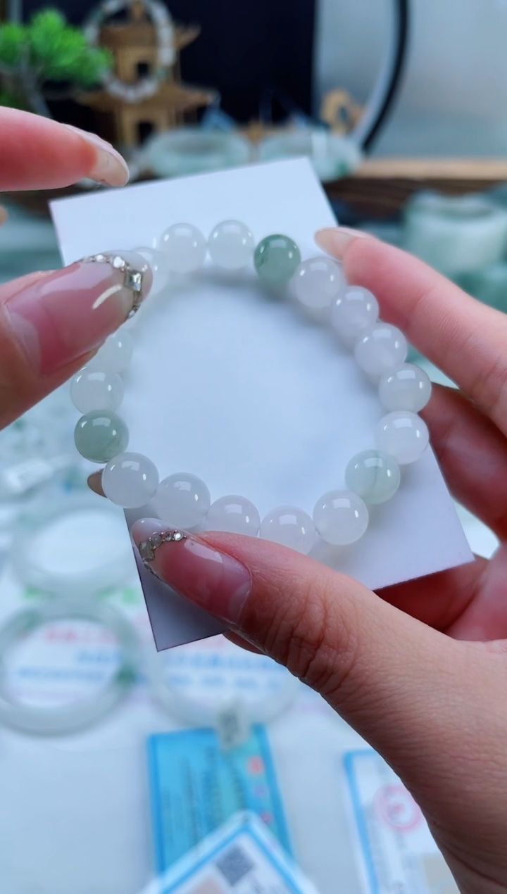 未镶嵌手镯石英质玉（天山翠）卡10手链