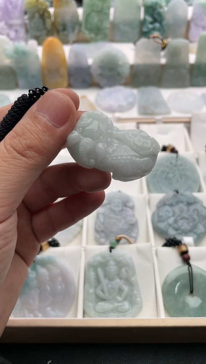 【闪购商品】翡翠颈饰未镶嵌..../2/13/ 117