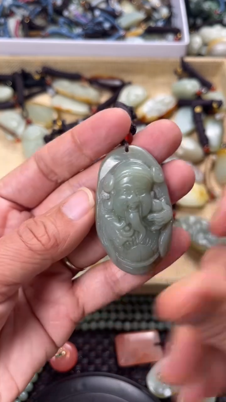 【闪购商品】和田玉颈饰未镶嵌多样性发货没有证书拍一发一有瑕