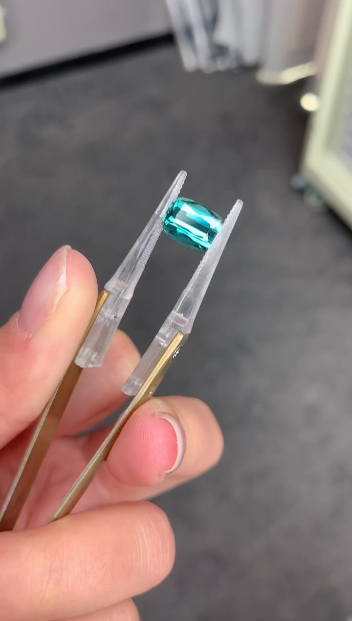 【闪购商品】碧玺裸石未镶嵌3.2ct拉贡碧玺