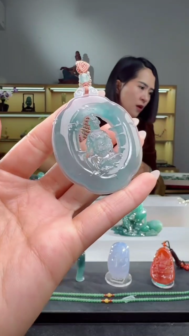 吊坠(不含链)未镶嵌翡翠观音（多样性发其一）