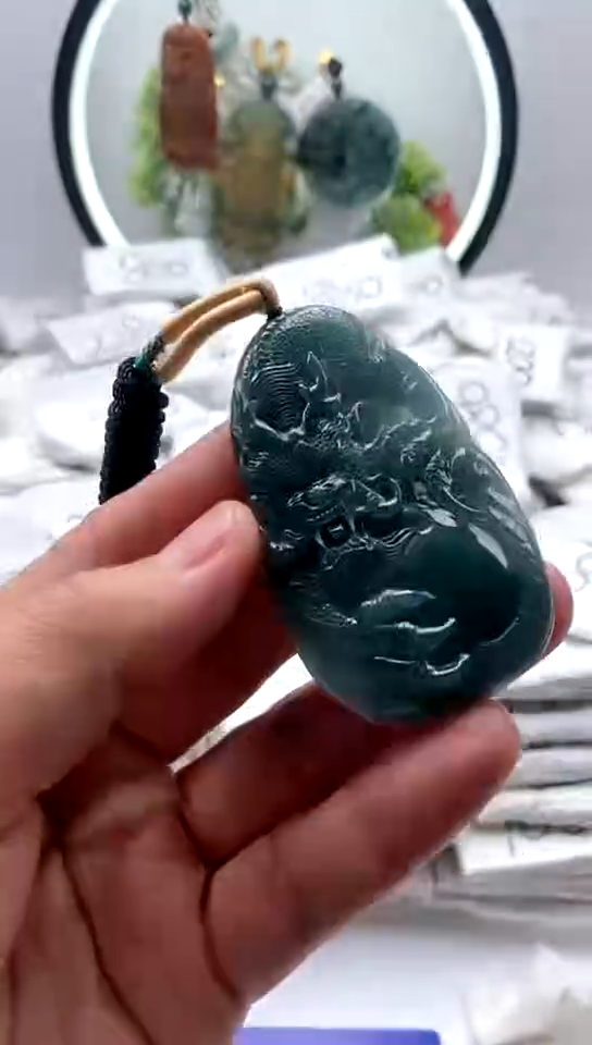 【闪购商品】翡翠颈饰未镶嵌龙牌【品质一般能接受再拍】