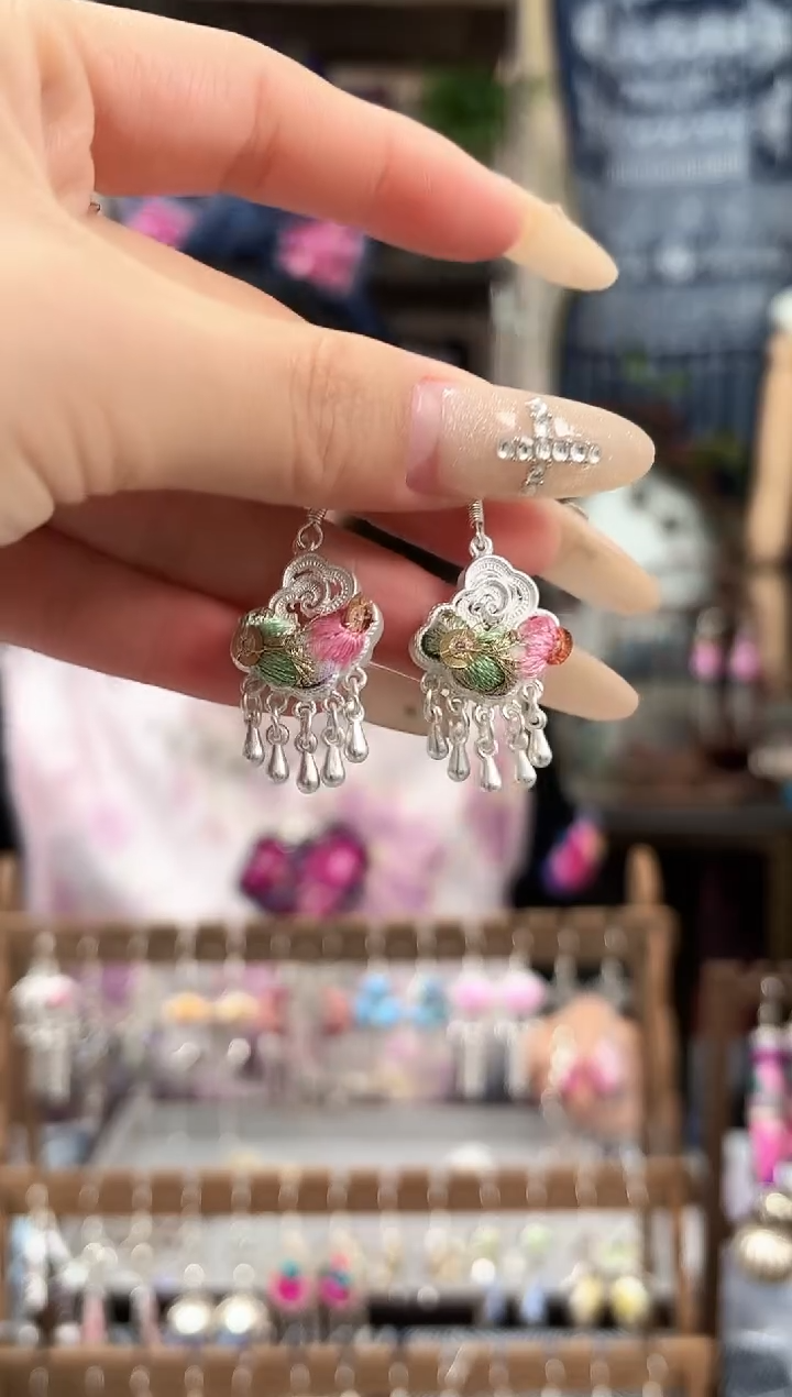 织绣民族风非遗老绣苗银饰品128