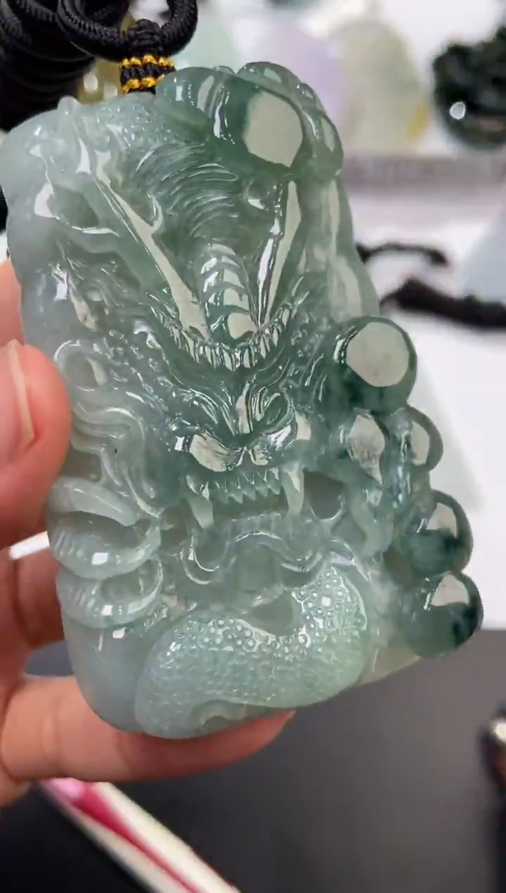 未镶嵌挂件翡翠374961  多人 