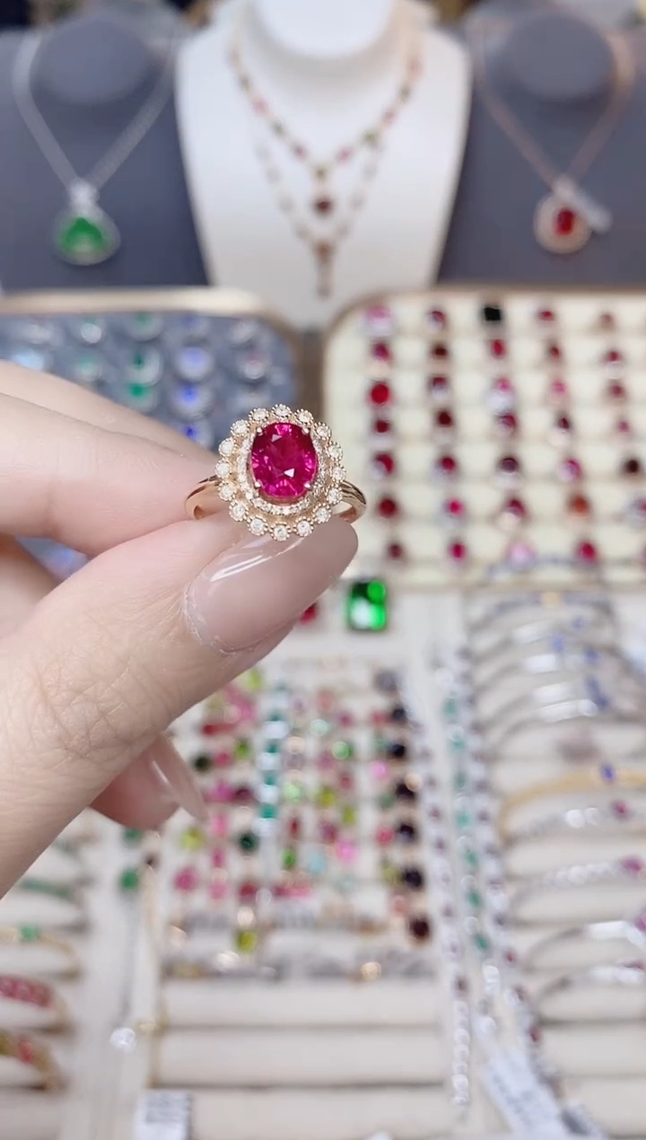 18K金镶嵌碧玺戒指碧玺1.2CT