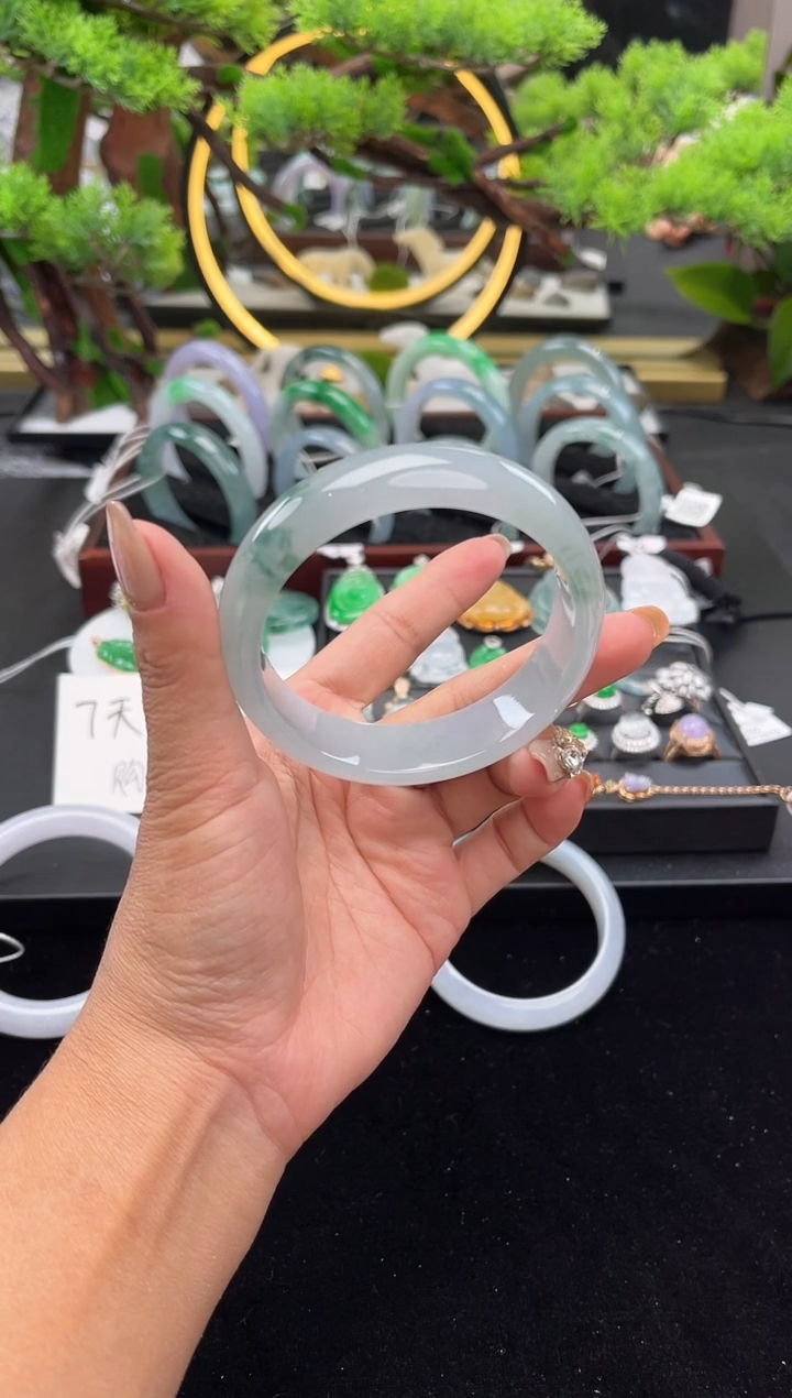 未镶嵌手镯翡翠手镯