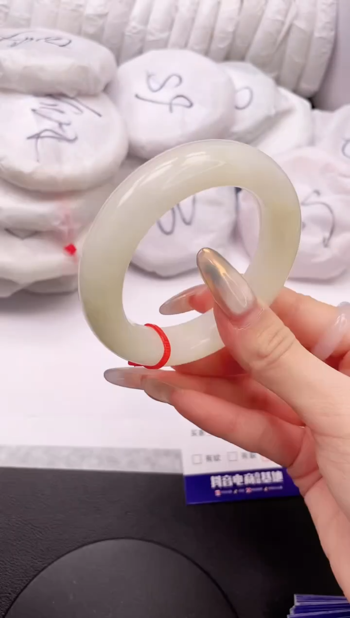 【闪购商品】和田玉手镯未镶嵌30K118-53