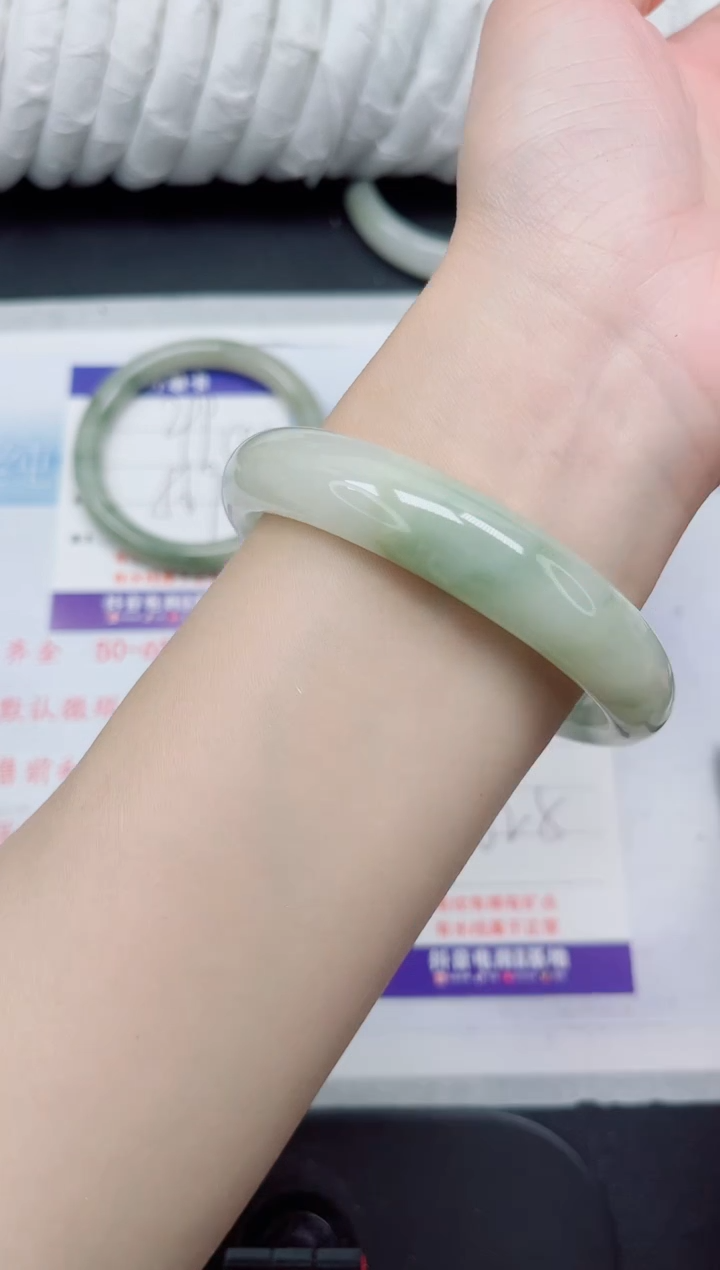 【闪购商品】石英质玉手镯未镶嵌300-62.5