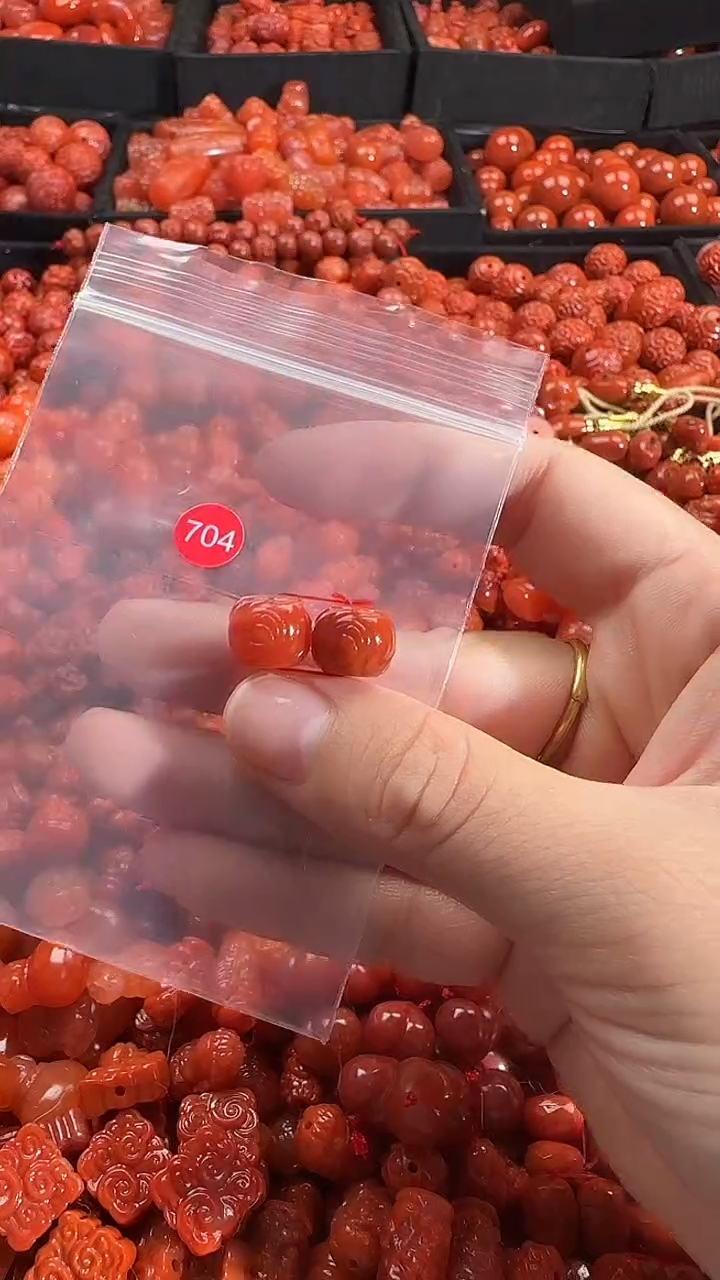 颈饰未镶嵌南红玛瑙1