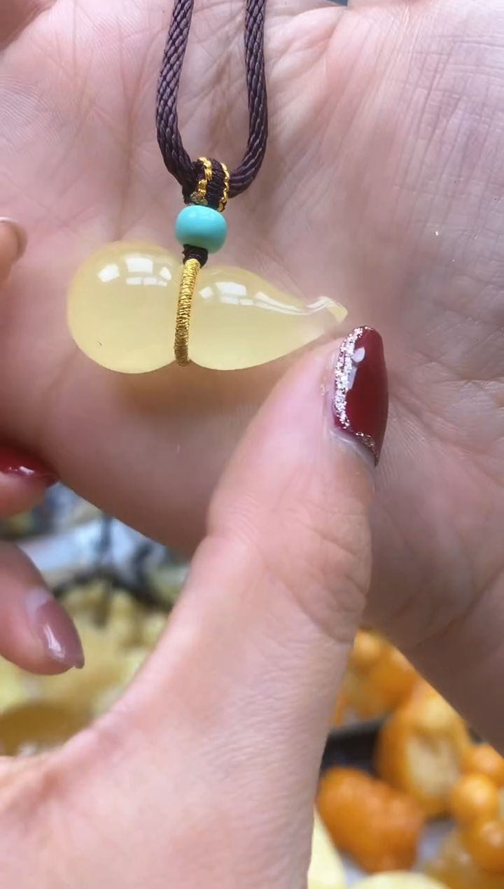 【闪购商品】琥珀裸石未镶嵌挂坠