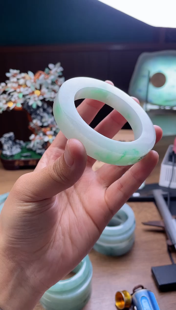 【闪购商品】定制翡翠手镯未镶嵌定制