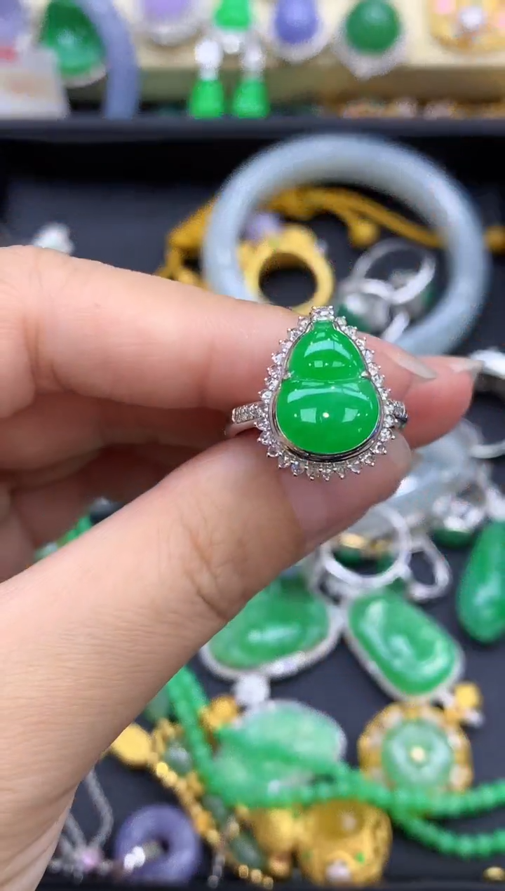 18K金镶嵌戒指翡翠692-中国好珍宝