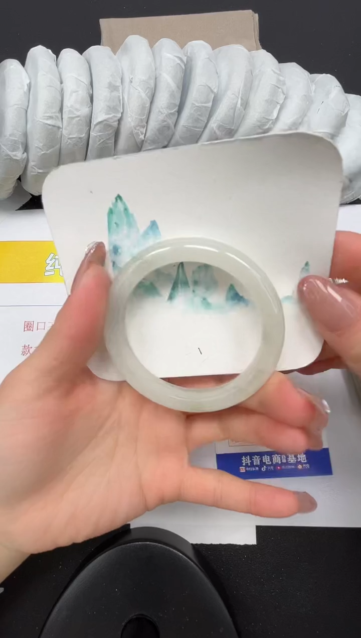 【闪购商品】石英质玉手镯合金239-52.4