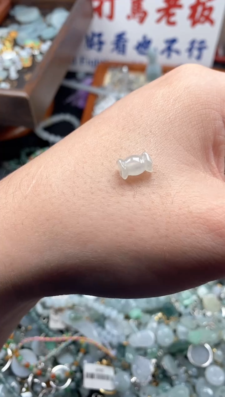 【闪购商品】翡翠颈饰未镶嵌哥哥